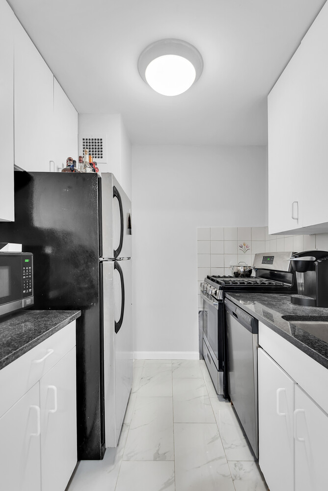 #4 photo, 301 E 79TH Street, Yorkville , NY 10075