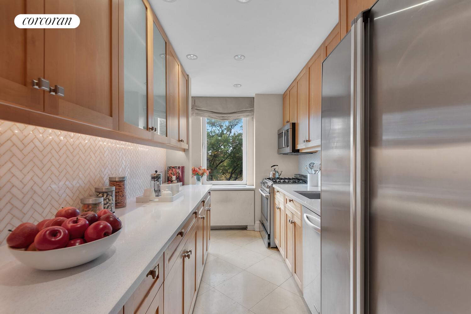 #6 photo, 930 5TH Avenue, Lenox Hill , NY 10021