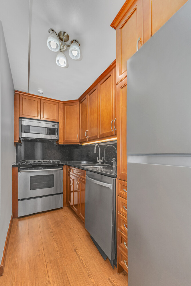 #6 photo, 220 E 54TH Street, Sutton Place , NY 10022