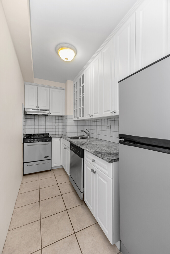 #10 photo, 220 E 54TH Street, Sutton Place , NY 10022