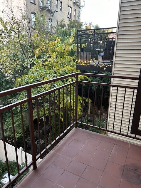 #5 photo, 225 E 111th Street, East Harlem , NY 10029