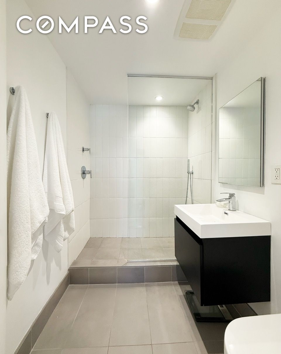 #7 photo, 25-40 Shore Boulevard, Astoria , NY 11102