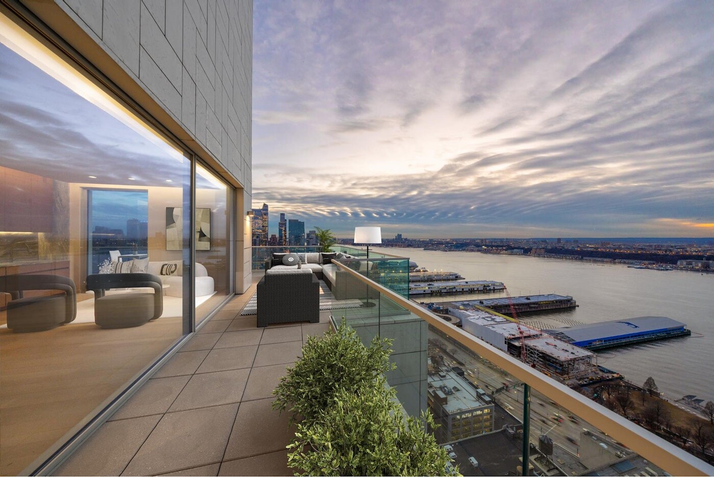 #5 photo, 611 W 56TH Street, Hells Kitchen , NY 10019