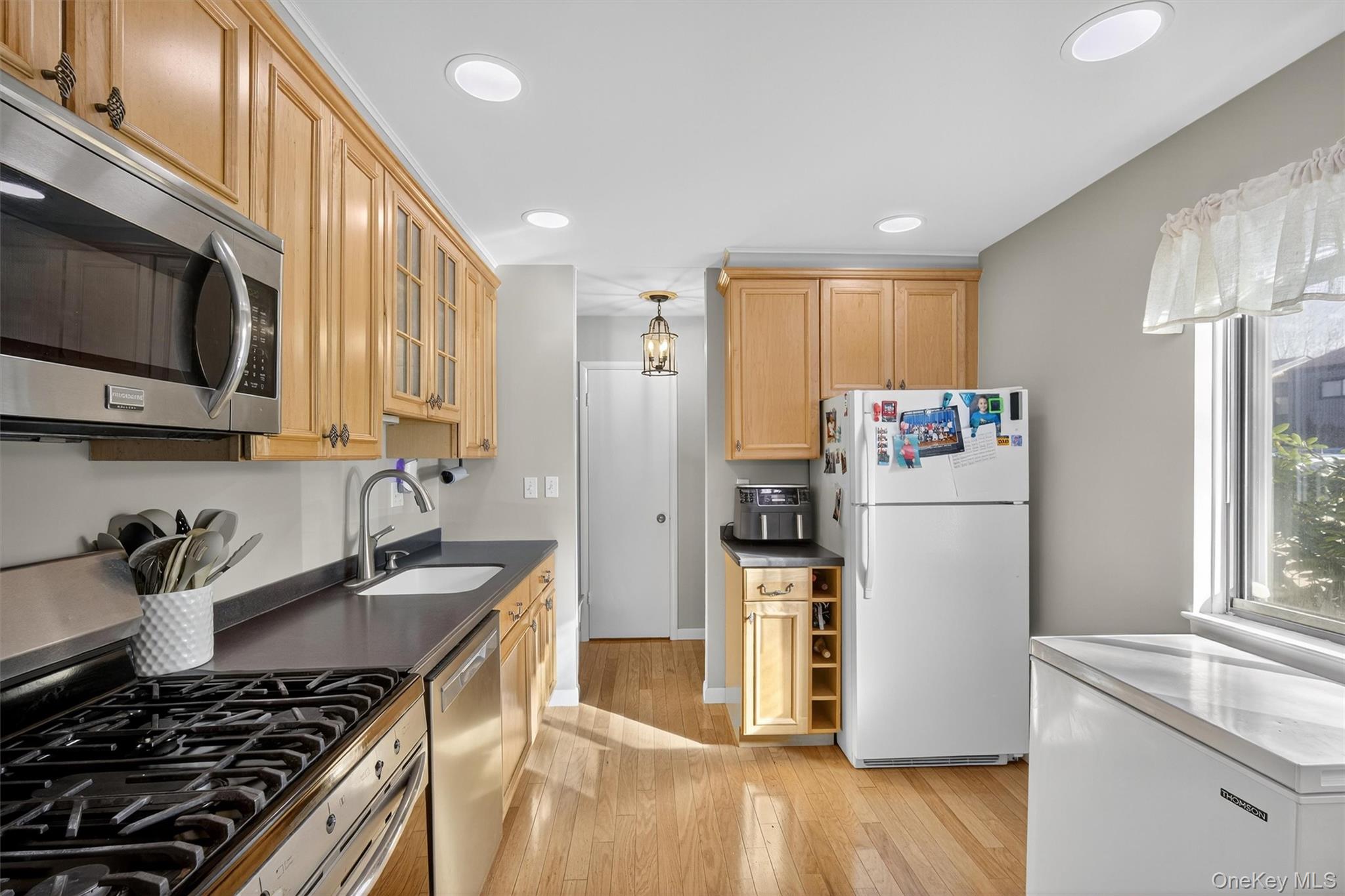 #4 photo, 2203 Mulberry Court, Poughkeepsie , NY 12603