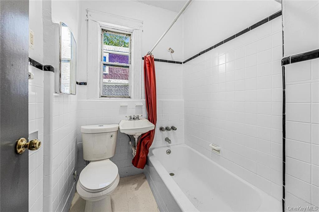 #11 photo, 759 E 218th, Bronx , NY 10467