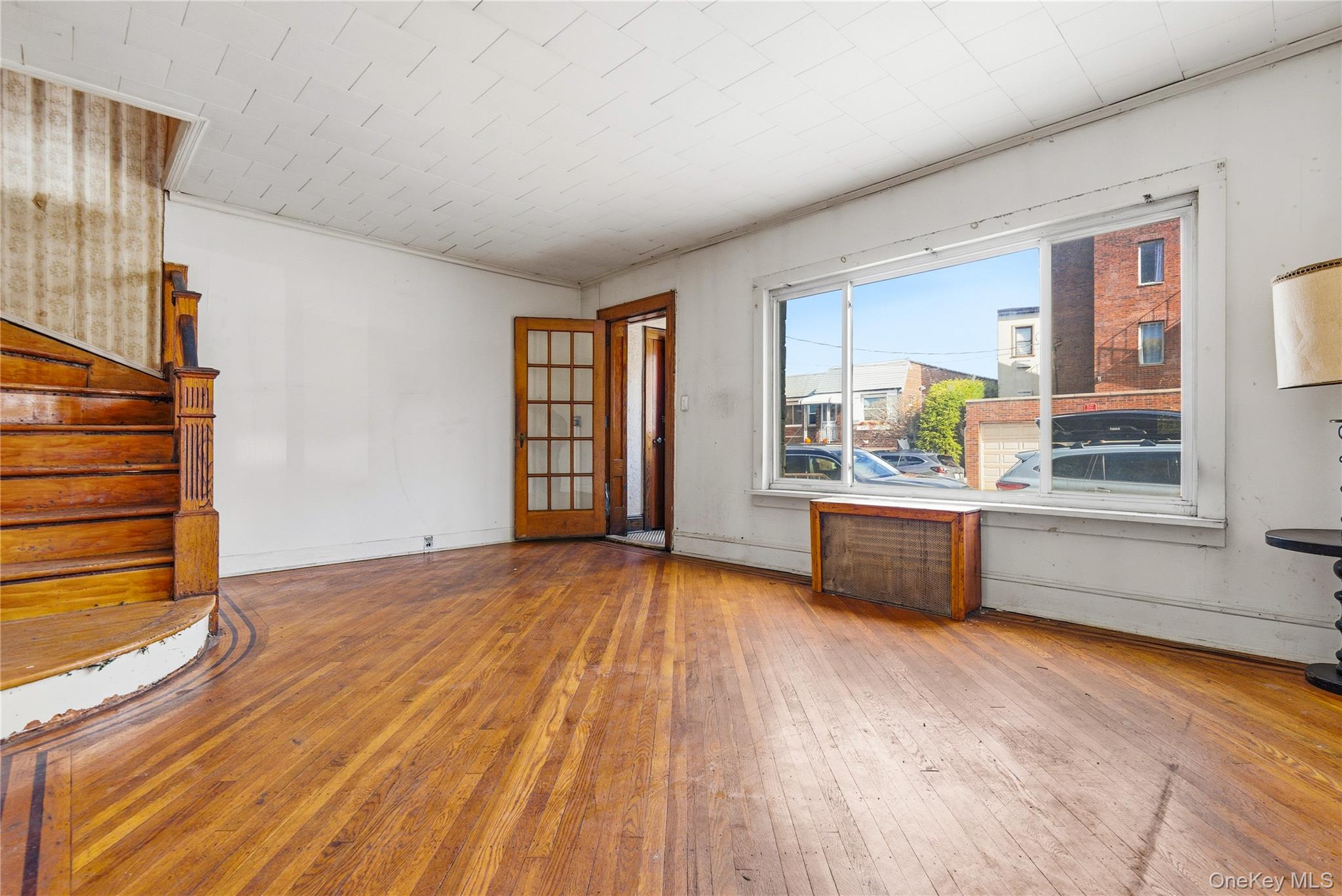 #5 photo, 61-24 65th Street, Middle Village , NY 11379