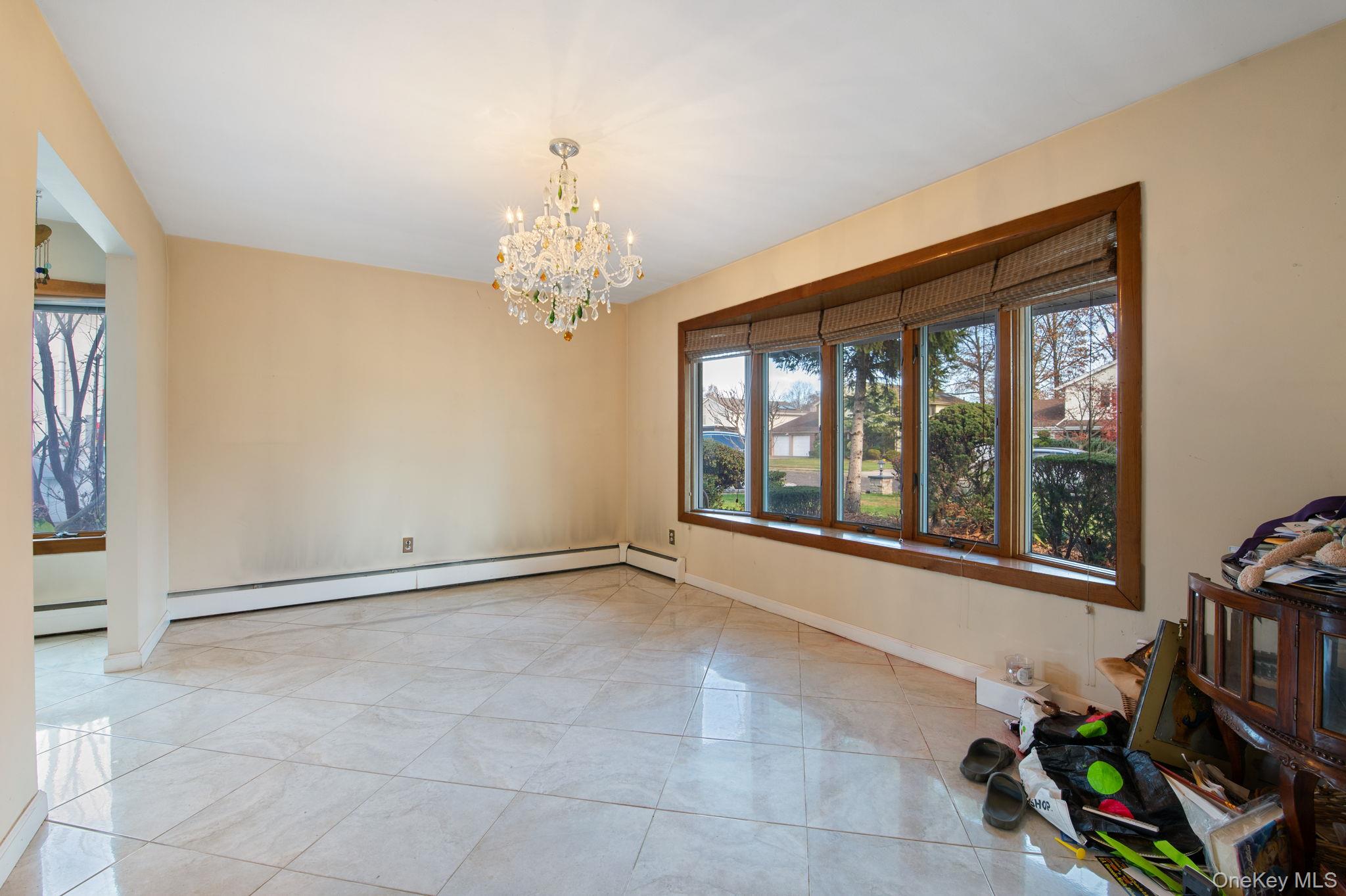 #4 photo, 89 Nottingham Road, Manhasset Hills , NY 11040