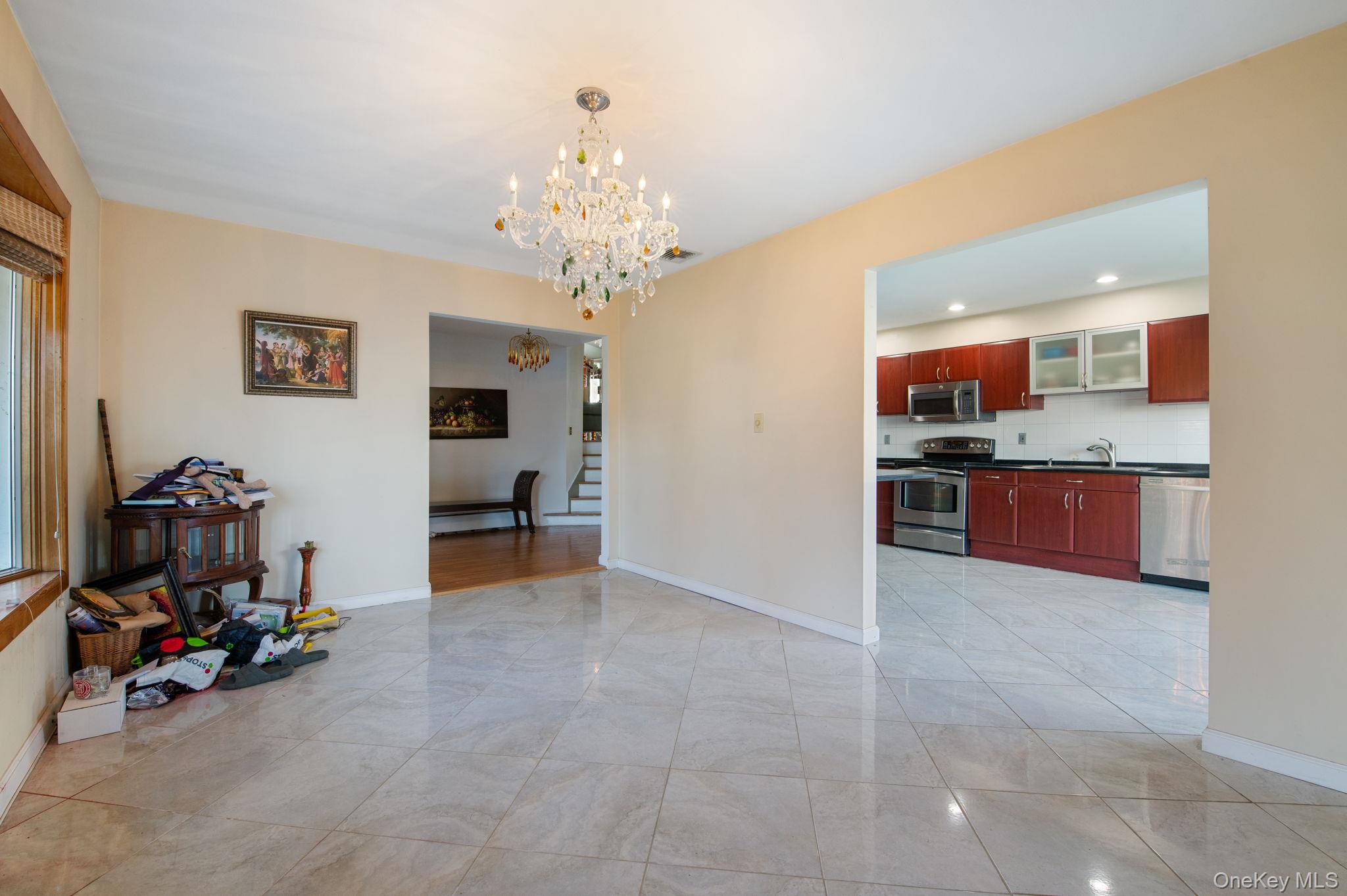 #6 photo, 89 Nottingham Road, Manhasset Hills , NY 11040