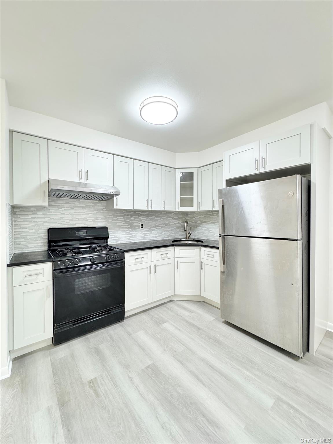 #5 photo, 88-11 53rd Avenue, Elmhurst , NY 11373