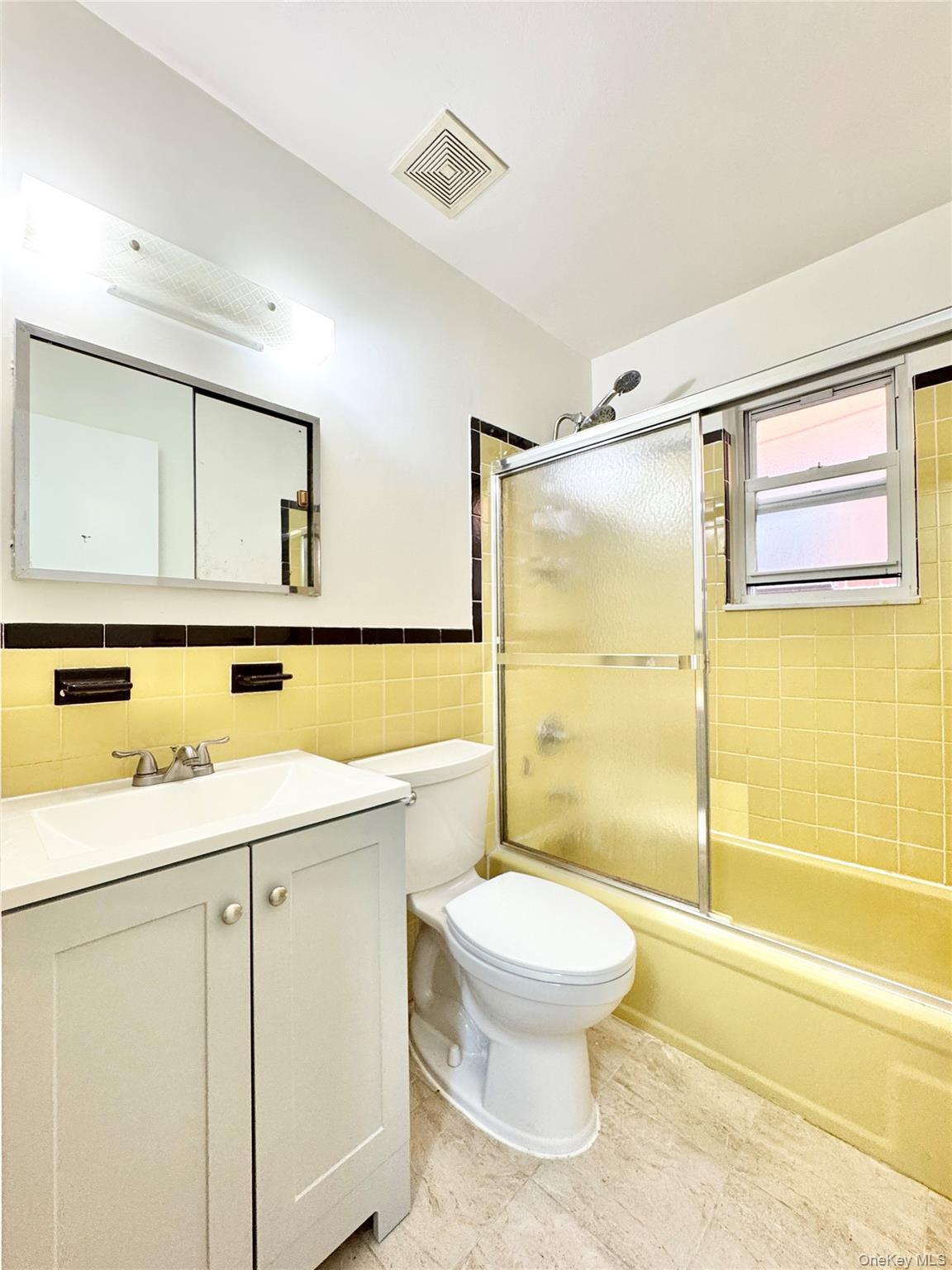 #8 photo, 88-11 53rd Avenue, Elmhurst , NY 11373