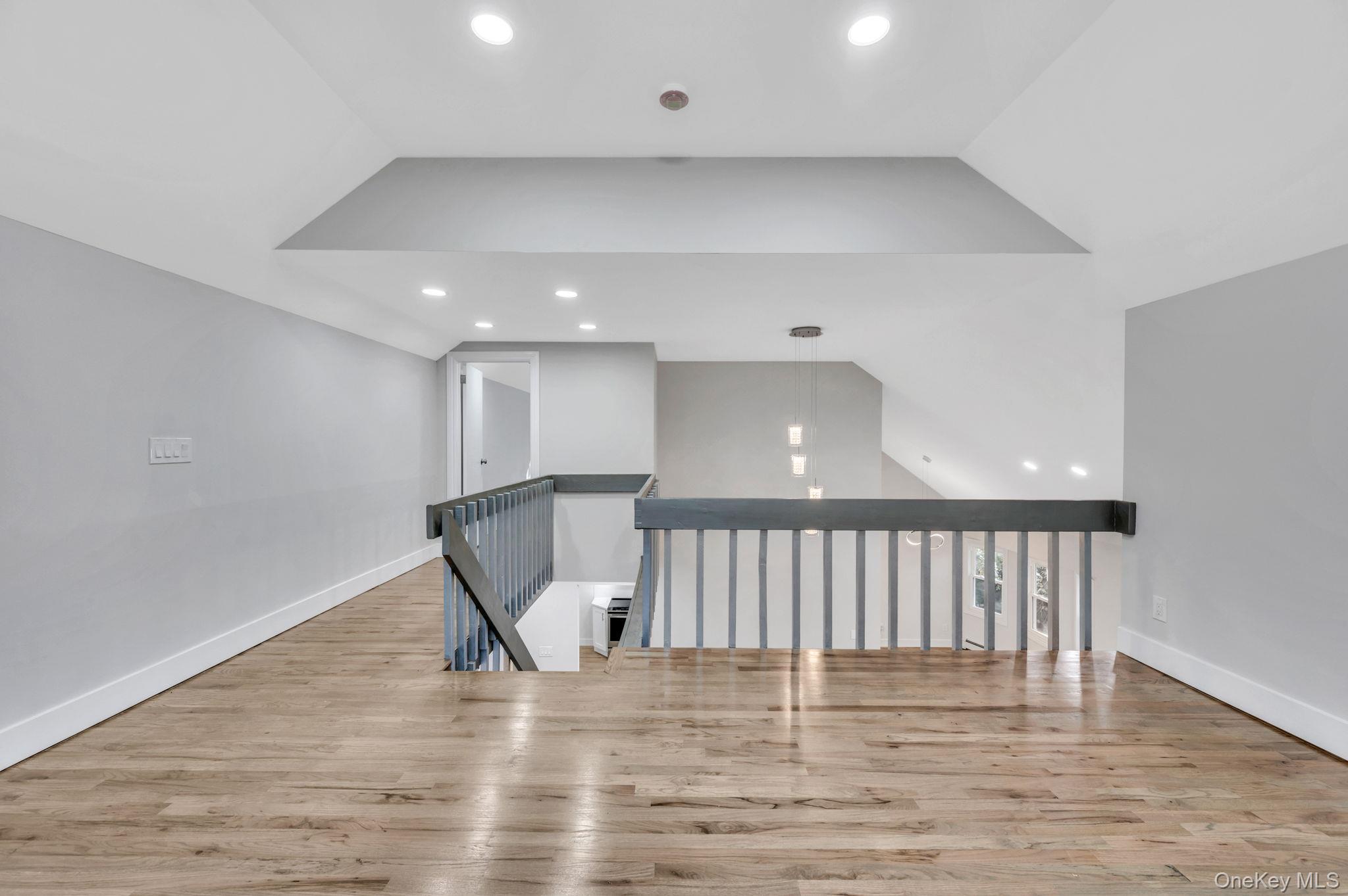 #11 photo, 28 Sanford Street, South Huntington , NY 11746