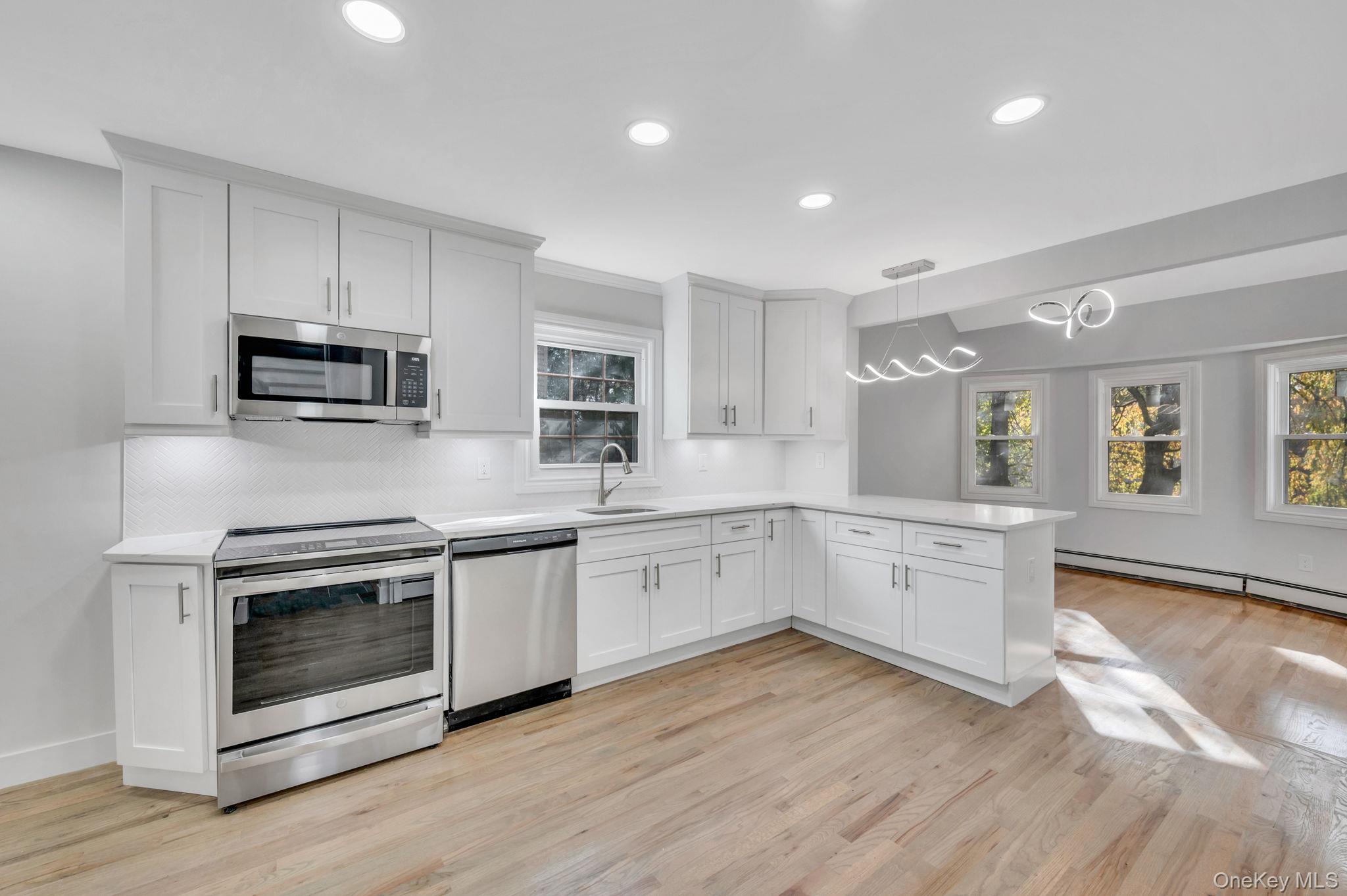 #6 photo, 28 Sanford Street, South Huntington , NY 11746