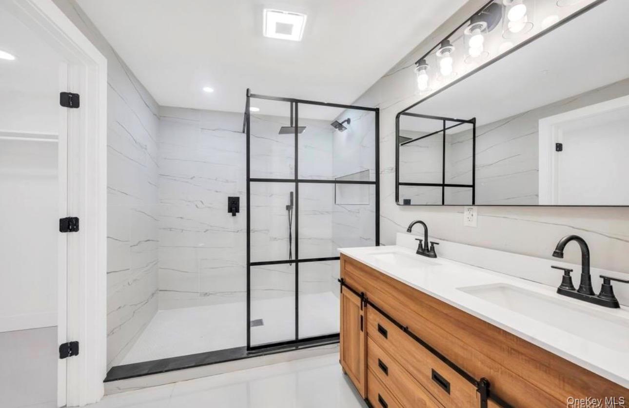 #15 photo, 29 Dillon Drive, Dix Hills , NY 11746