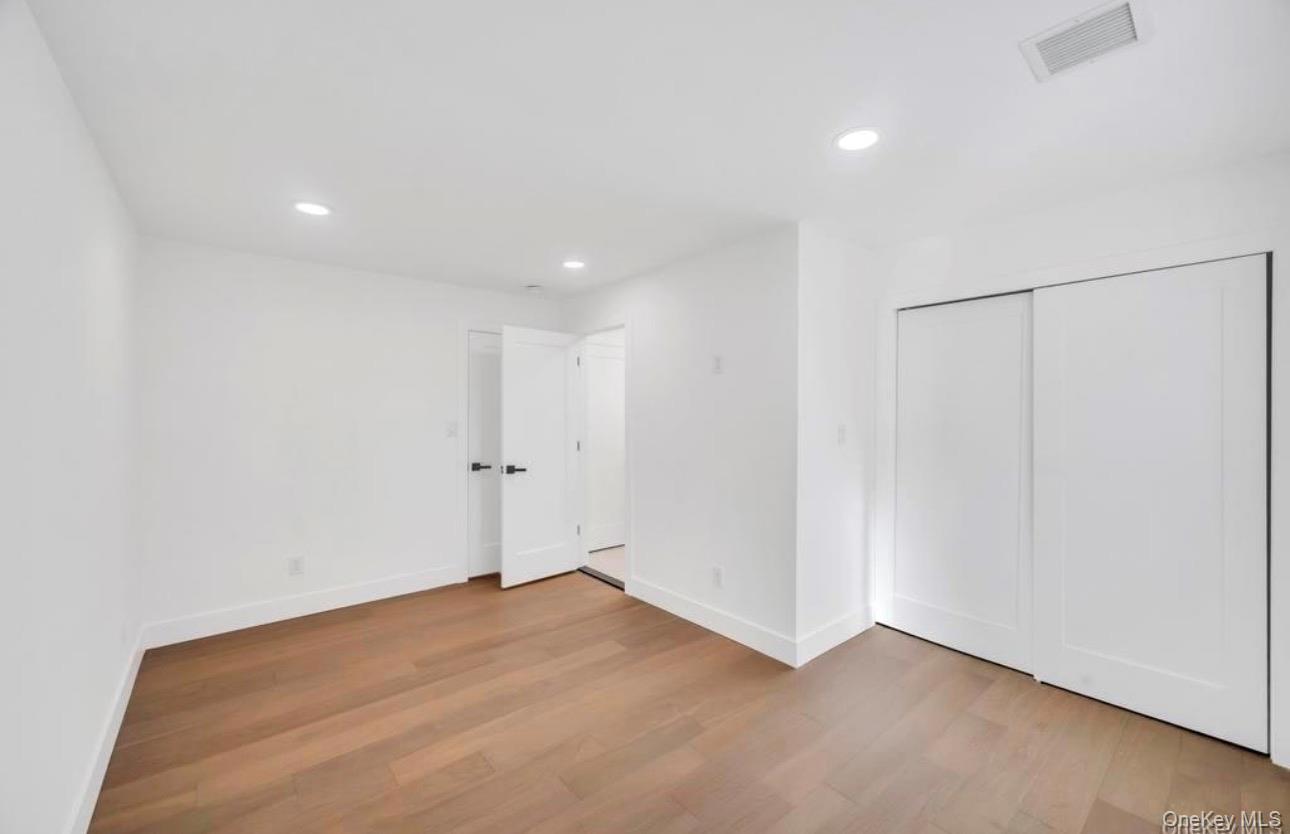 #16 photo, 29 Dillon Drive, Dix Hills , NY 11746