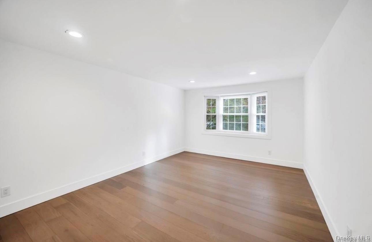 #17 photo, 29 Dillon Drive, Dix Hills , NY 11746