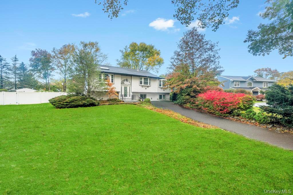 #2 photo, 29 Dillon Drive, Dix Hills , NY 11746