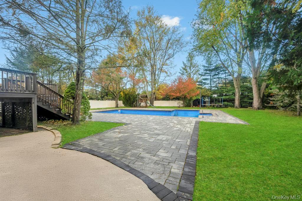 #4 photo, 29 Dillon Drive, Dix Hills , NY 11746