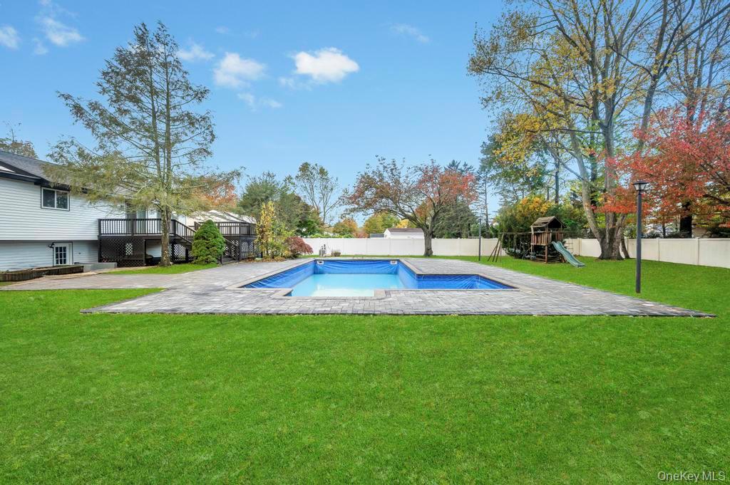 #5 photo, 29 Dillon Drive, Dix Hills , NY 11746