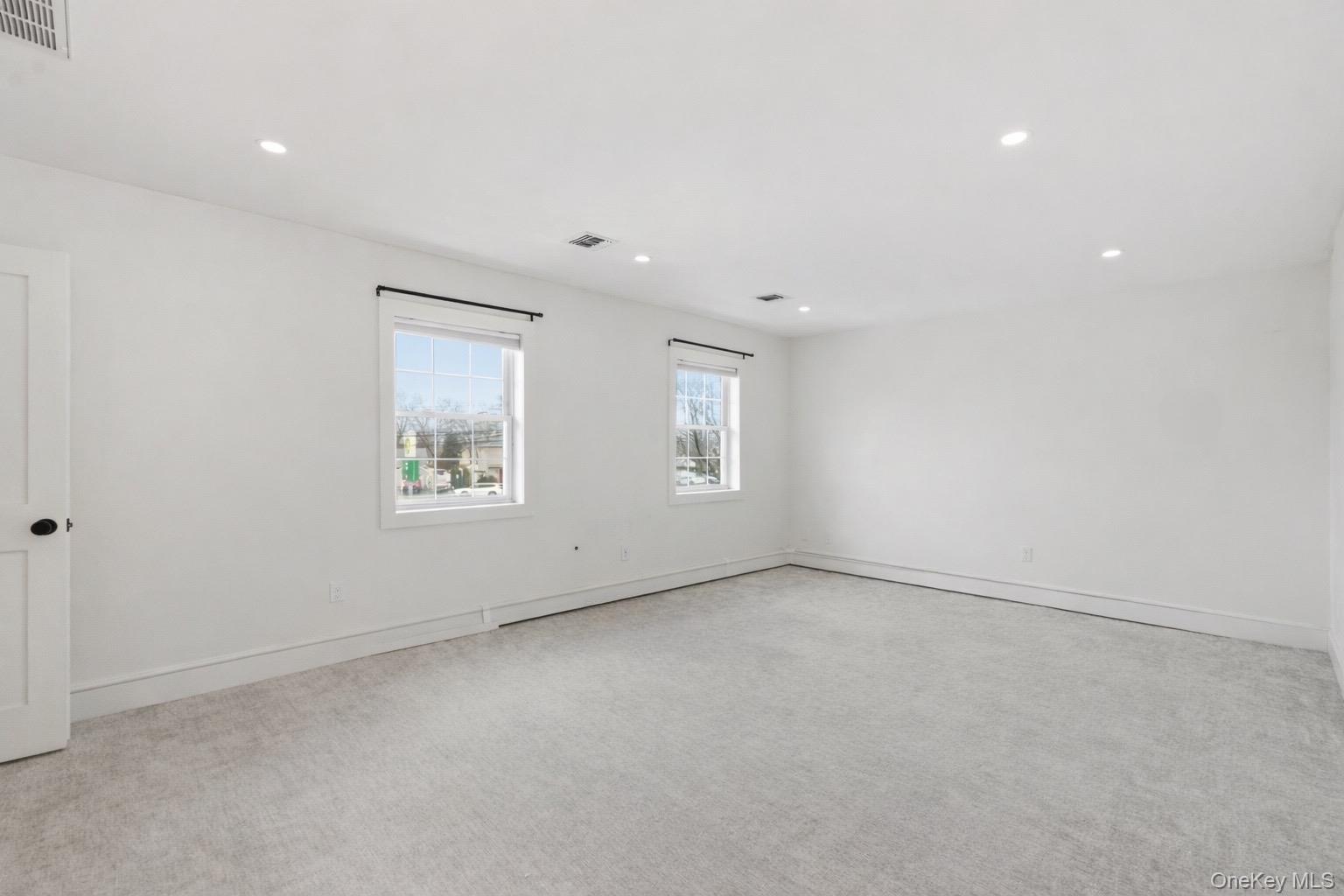 #14 photo, 2531 Jerusalem Avenue, מחוז נסאו North Bellmore , NY 11710