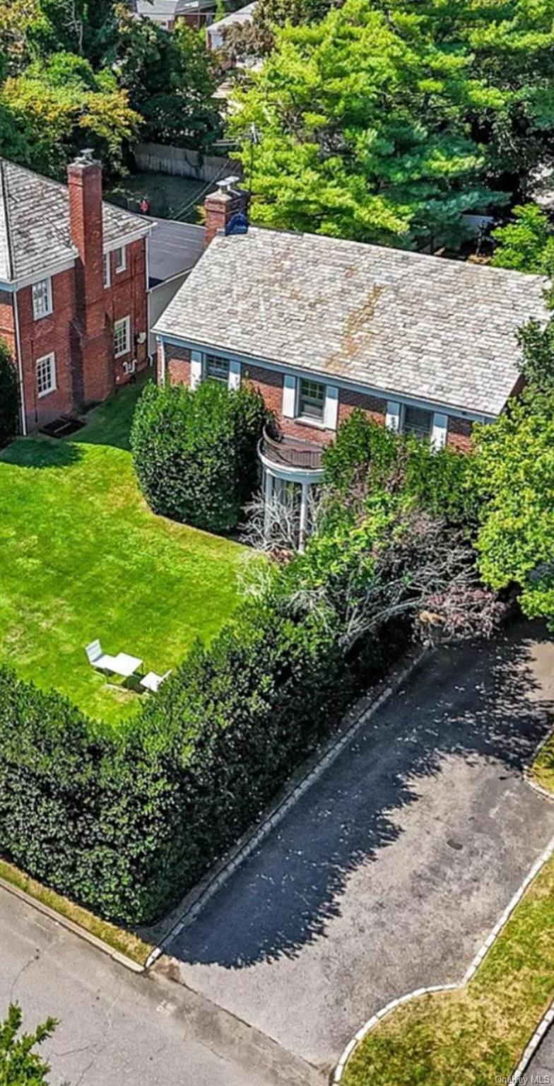 #7 photo, 16 Beechwood Drive, Lawrence , NY 11559