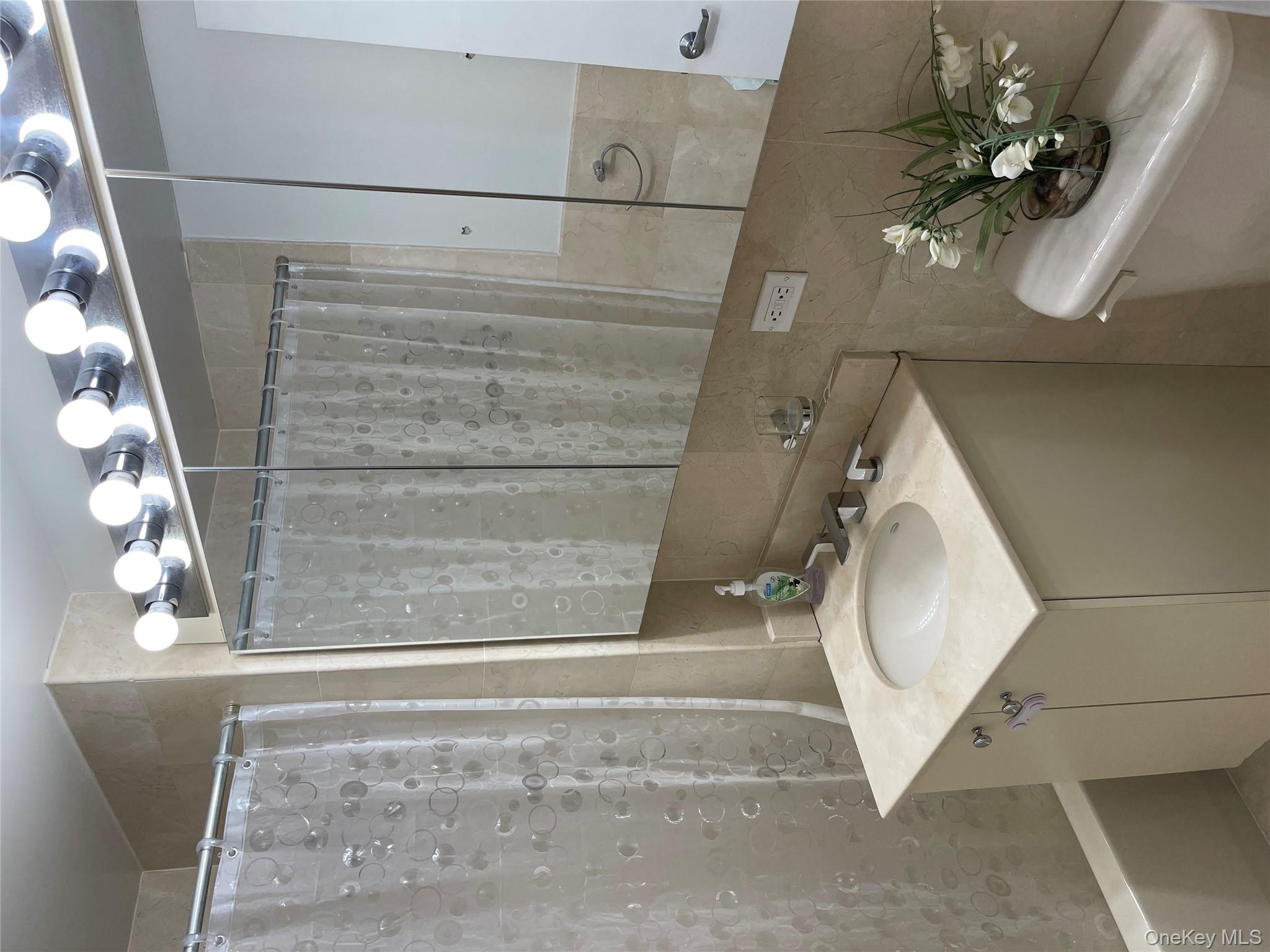 #4 photo, 116-24 GROSVENOR Lane, Kew Gardens , NY 11415