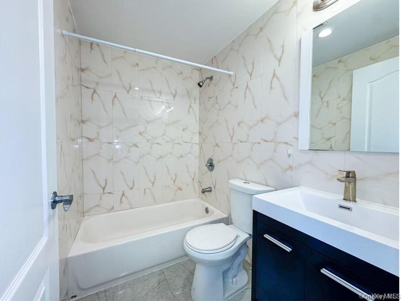 #6 photo, 70-26 Queens Boulevard, Woodside , NY 11377