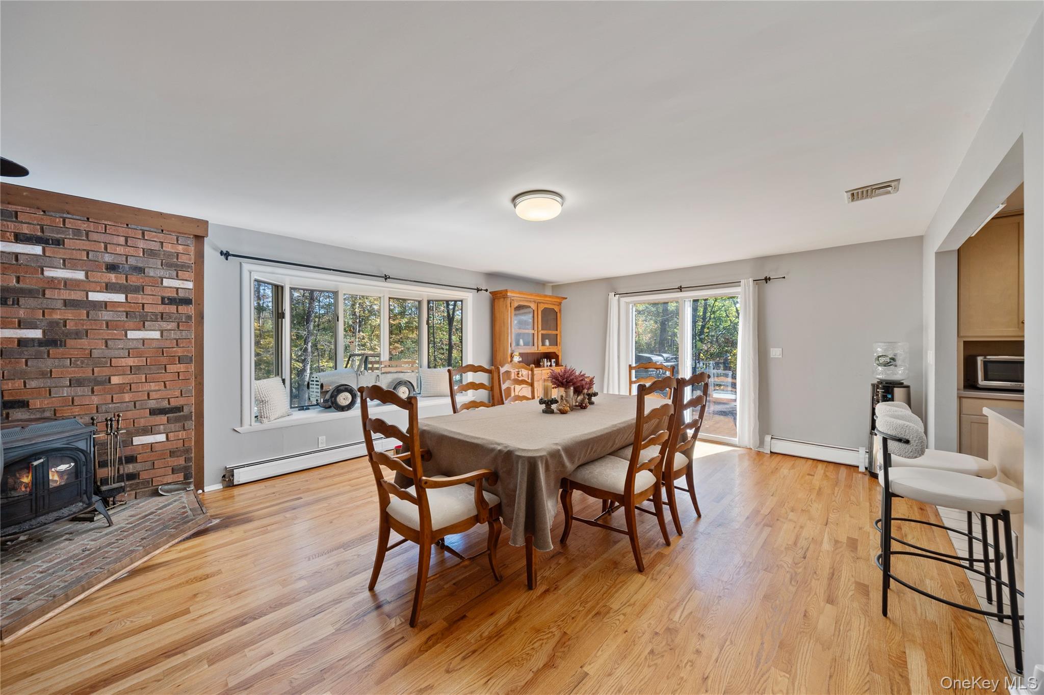 #11 photo, 19 Apple Blossom Court, Airmont , NY 10952