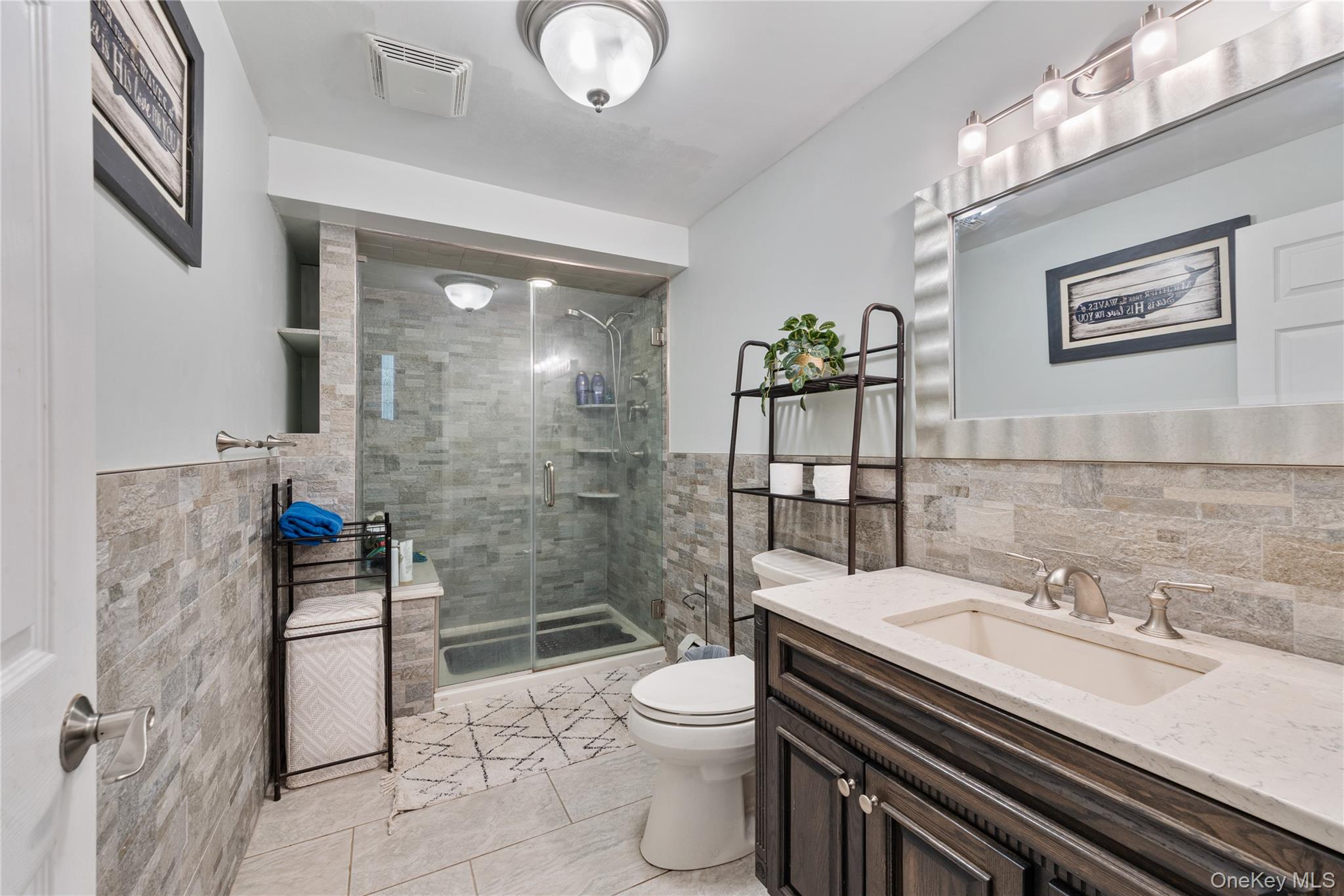 #20 photo, 19 Apple Blossom Court, Airmont , NY 10952