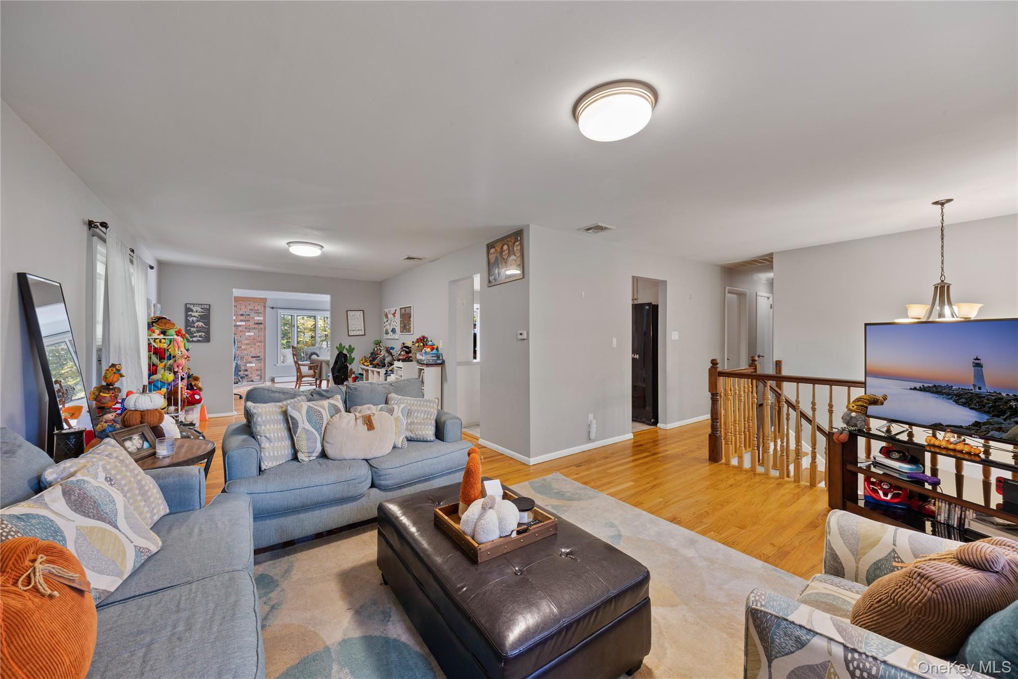 #7 photo, 19 Apple Blossom Court, Airmont , NY 10952