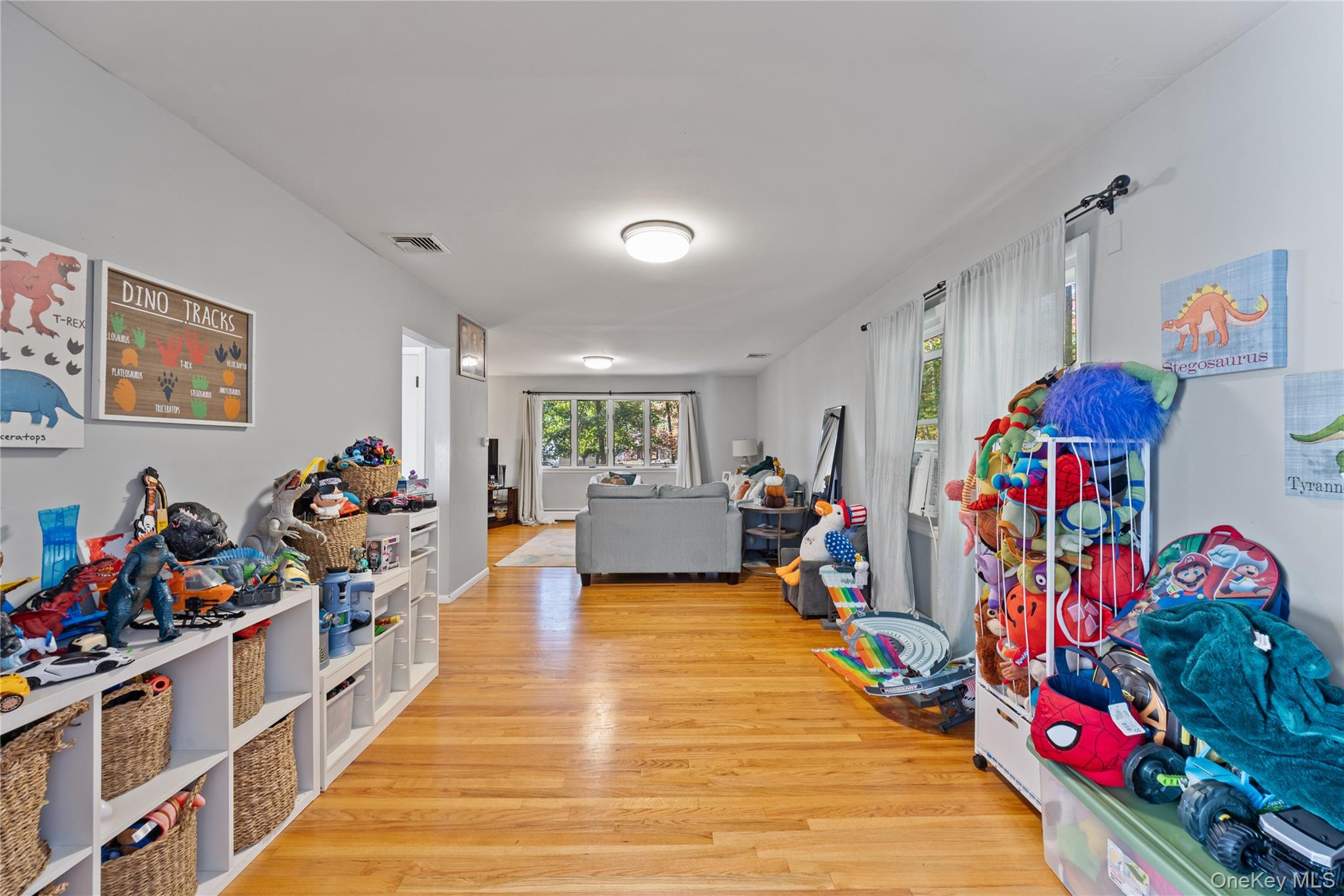 #8 photo, 19 Apple Blossom Court, Airmont , NY 10952