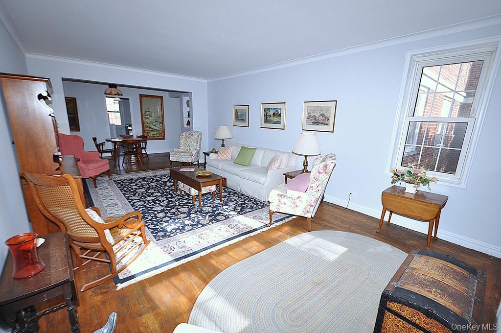 #7 photo, 949 Palmer Road, Bronxville , NY 10708