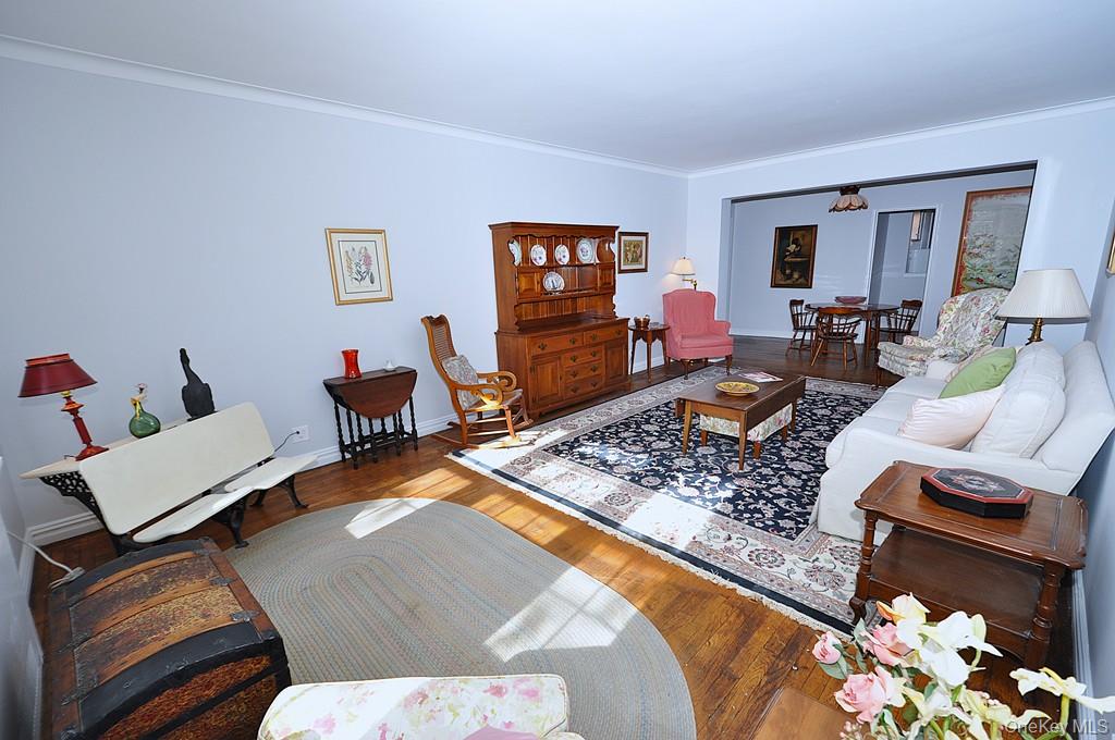 #8 photo, 949 Palmer Road, Bronxville , NY 10708