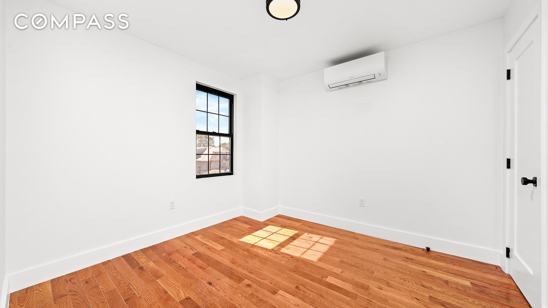 #5 photo, 170-10 118th Avenue, St. Albans , NY 11434