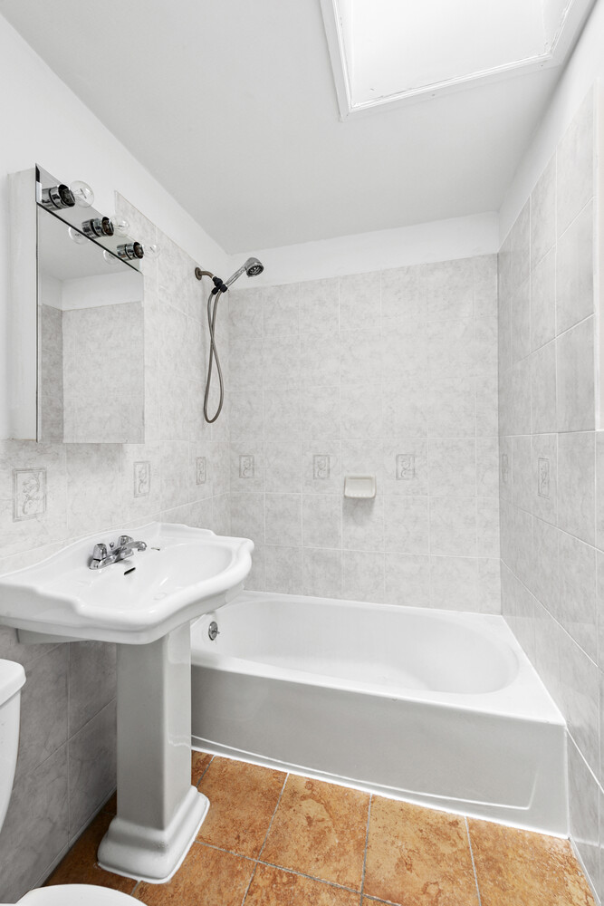 #11 photo, 25 VERONICA Place, Flatbush , NY 11226