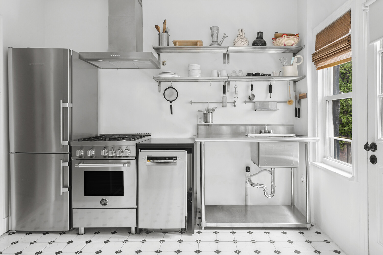 #4 photo, 25 VERONICA Place, Flatbush , NY 11226