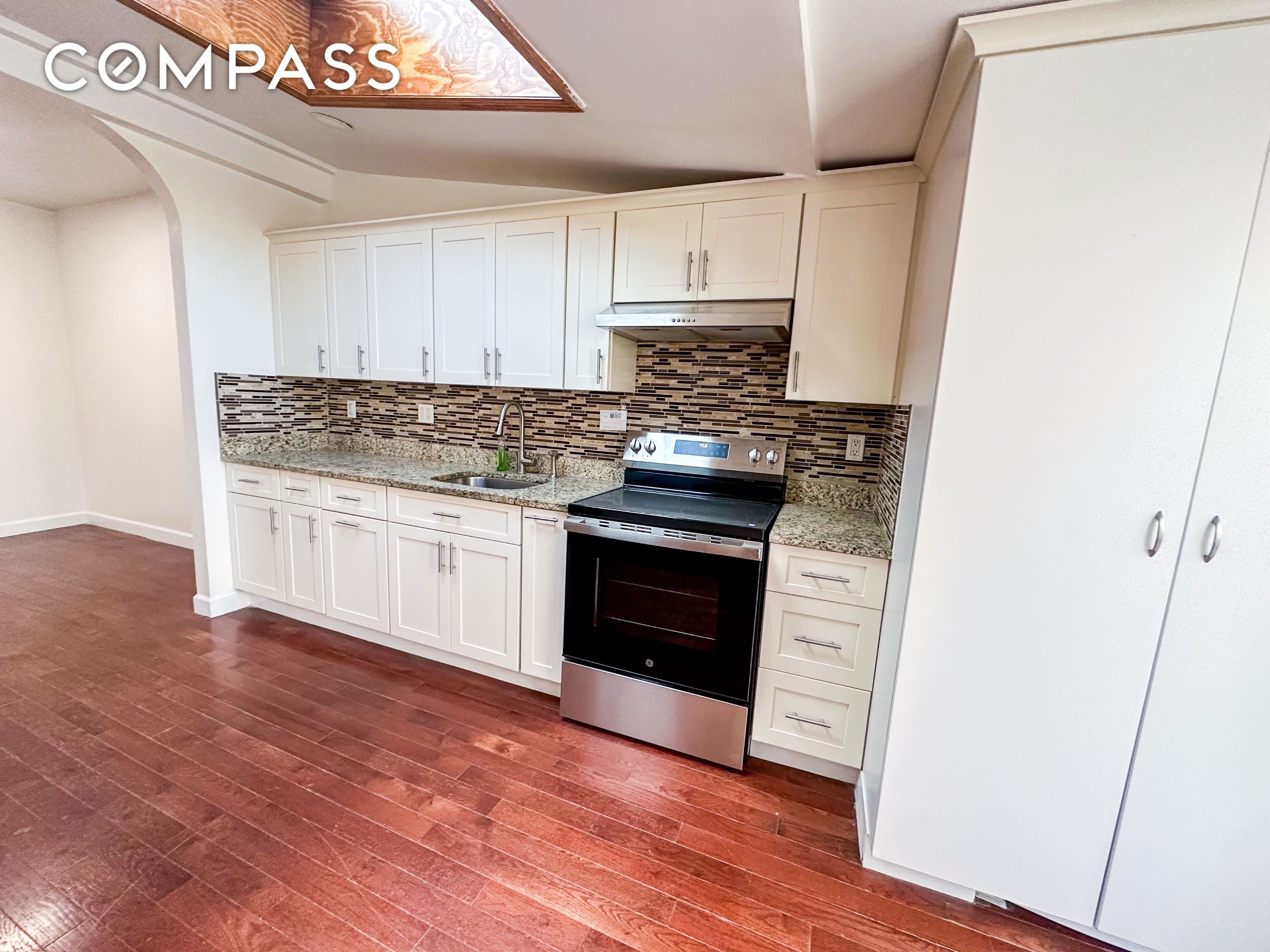 #8 photo, Brooklyn, Bushwick , NY 11237