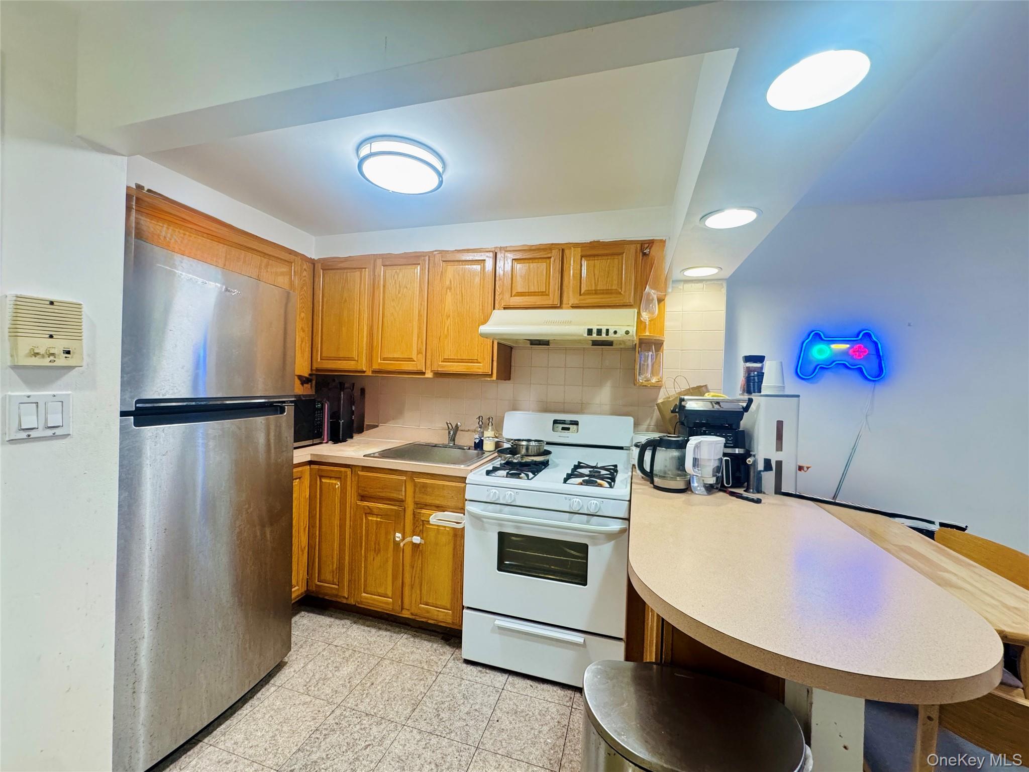 #6 photo, 4232 82nd Street, Elmhurst , NY 11373