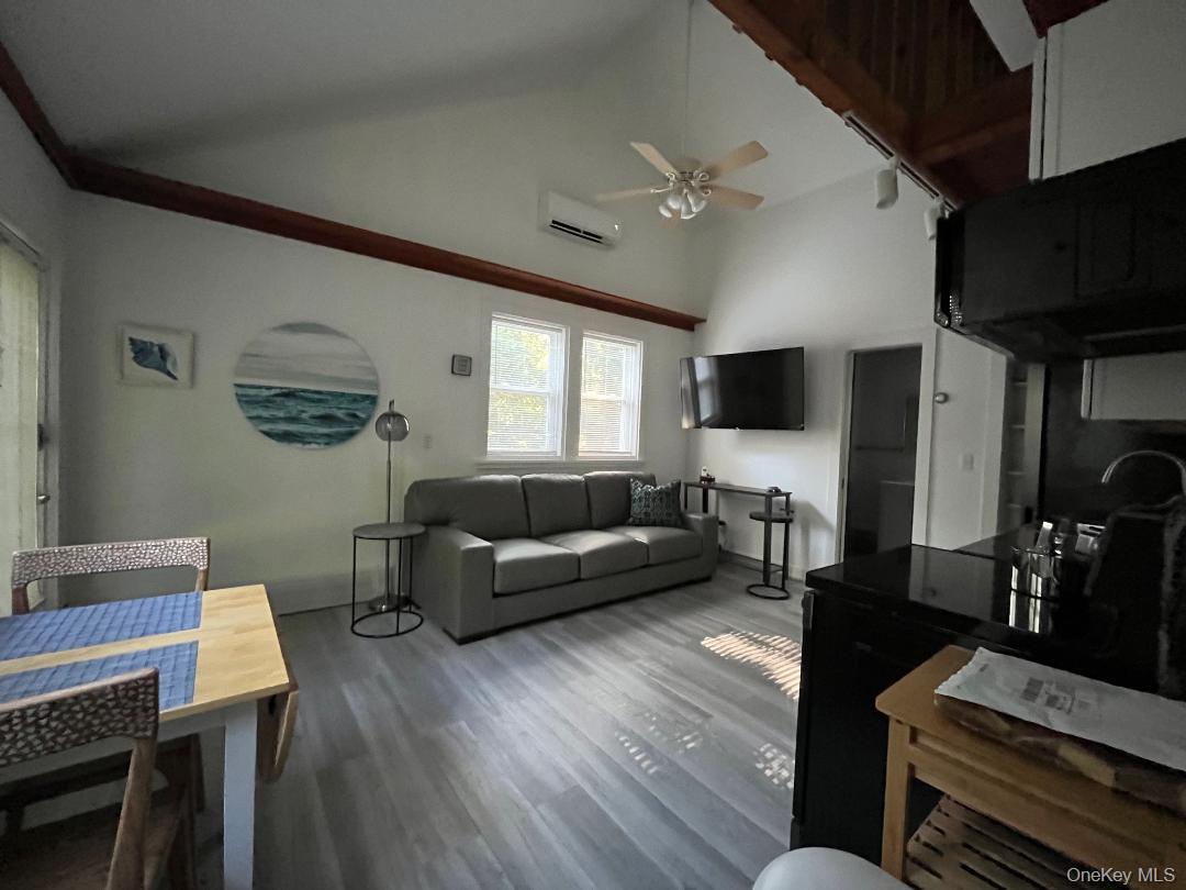 #4 photo, Hampton Bays, Hampton Bays , NY 11946