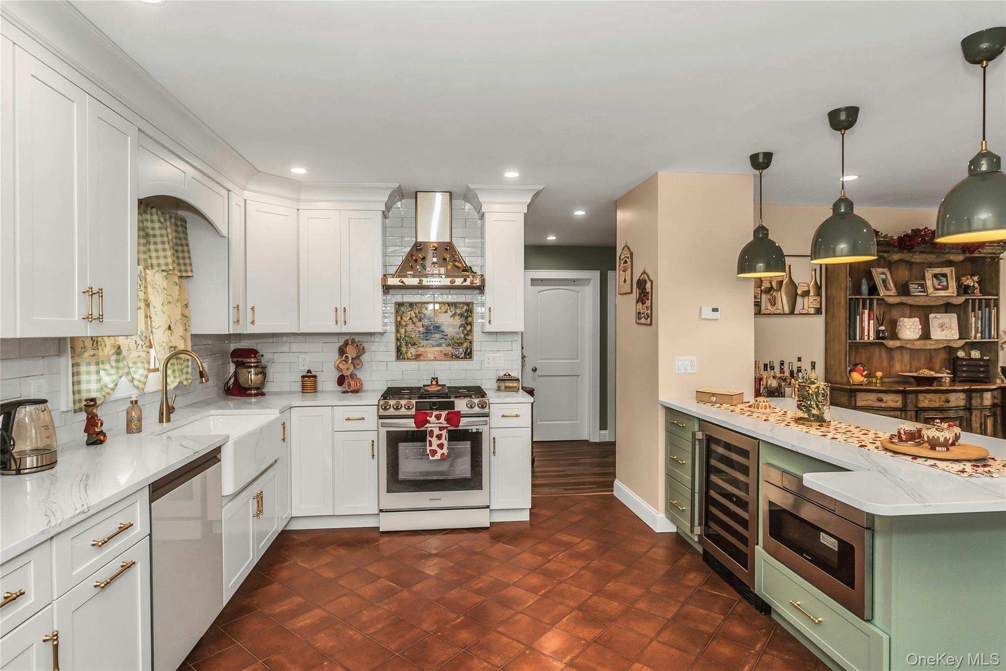 #8 photo, 1541 Bellmore Road, North Bellmore , NY 11710