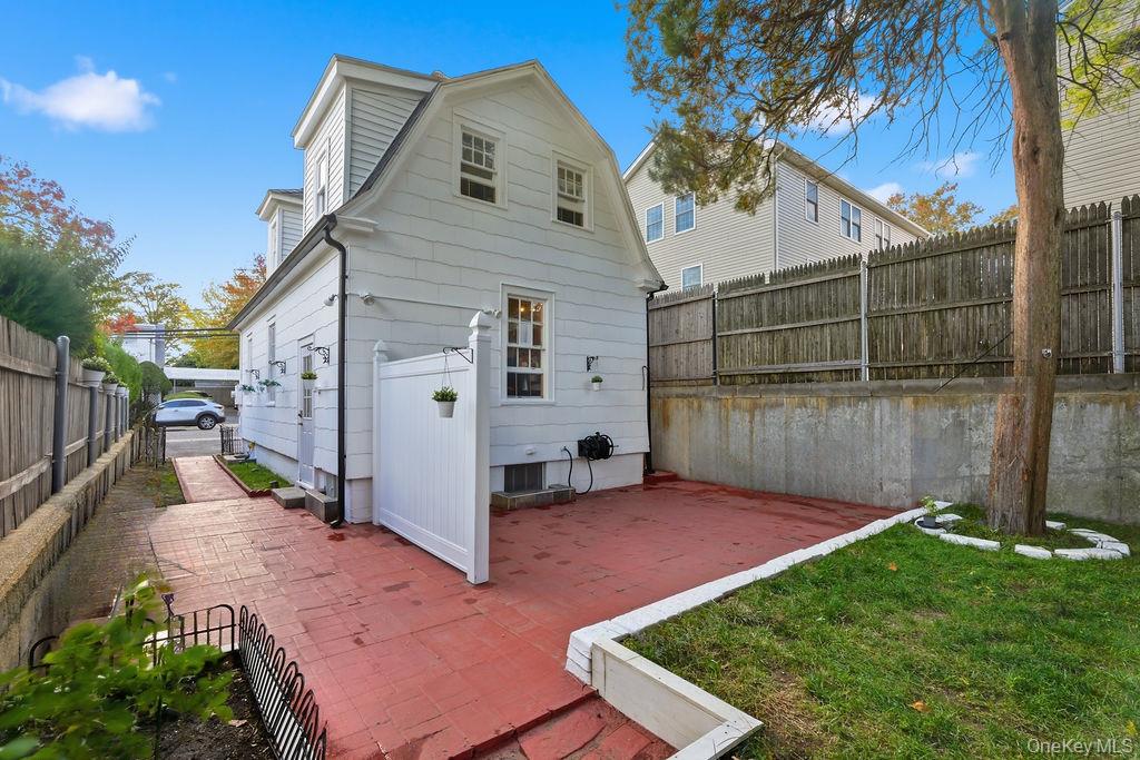 #4 photo, 65 Bedford Avenue, Westbury , NY 11590