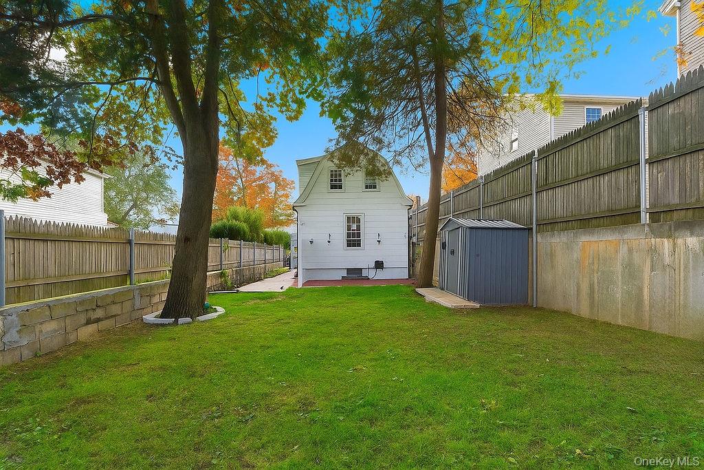 #5 photo, 65 Bedford Avenue, Westbury , NY 11590