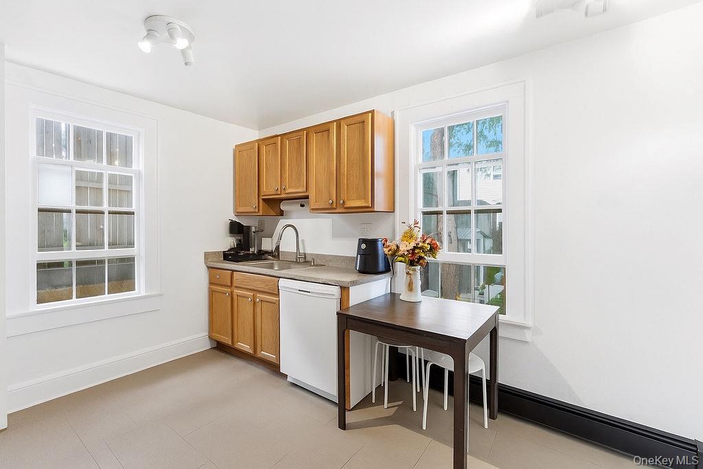 #7 photo, 65 Bedford Avenue, Westbury , NY 11590