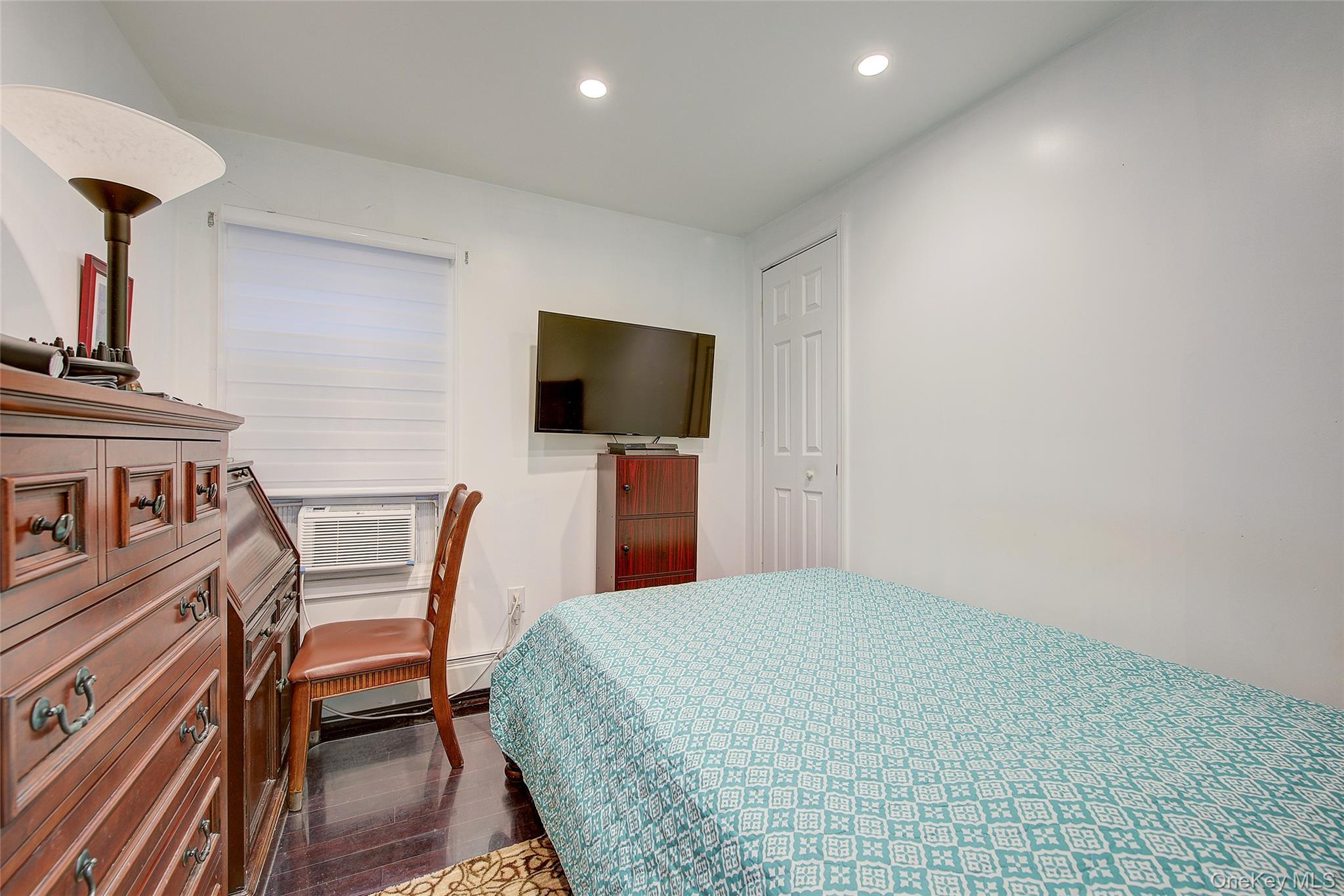 #13 photo, 89-06 175th Street, Jamaica , NY 11432