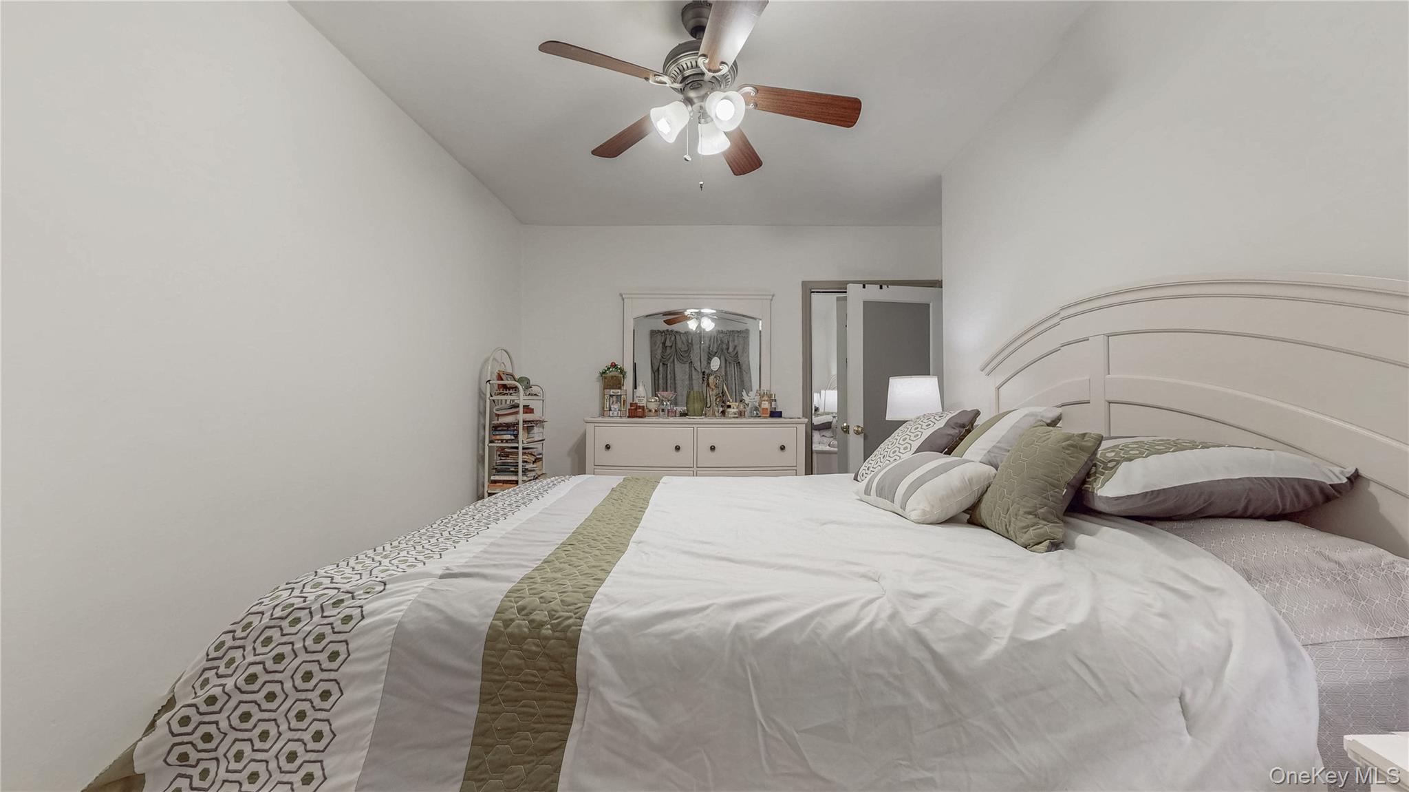 #11 photo, 18908 114th Road, Saint Albans , NY 11412