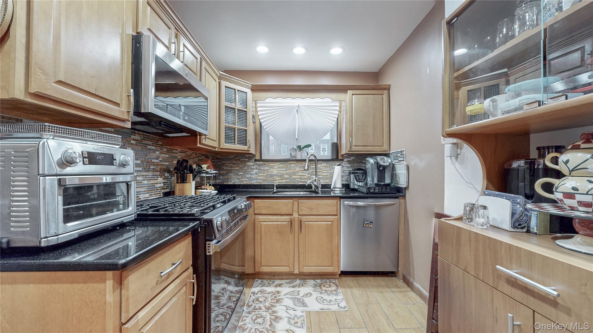 #6 photo, 18908 114th Road, Saint Albans , NY 11412