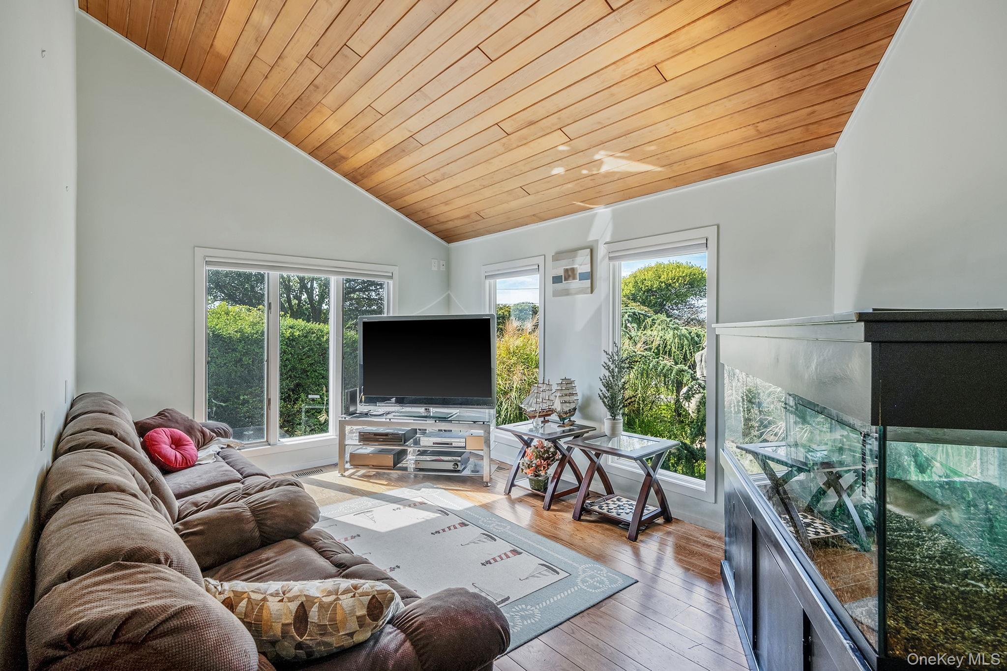 #16 photo, 175 The Helm, East Islip , NY 11730