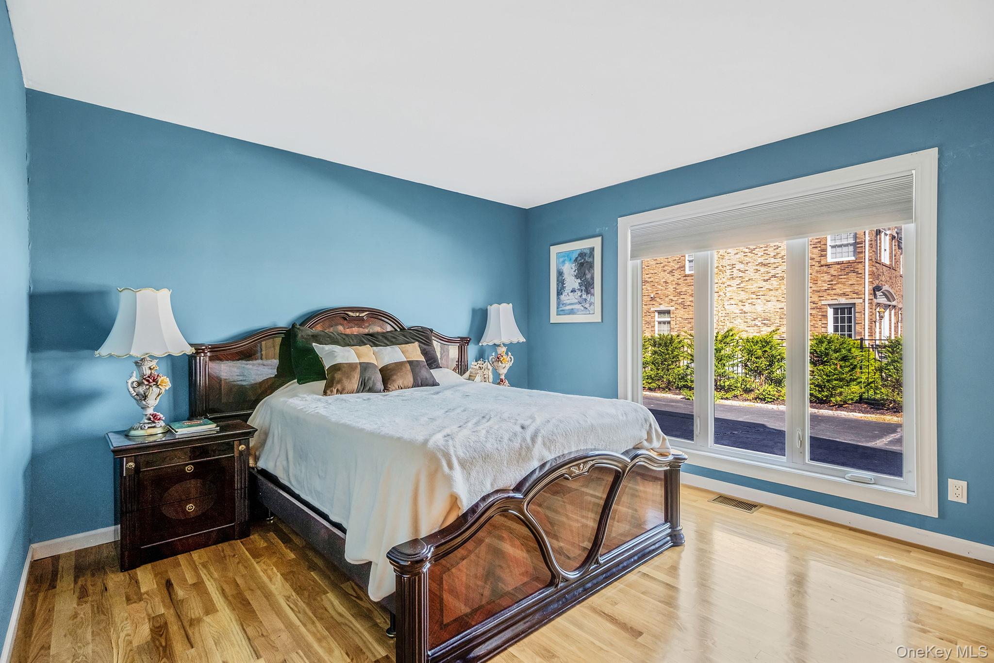 #20 photo, 175 The Helm, East Islip , NY 11730