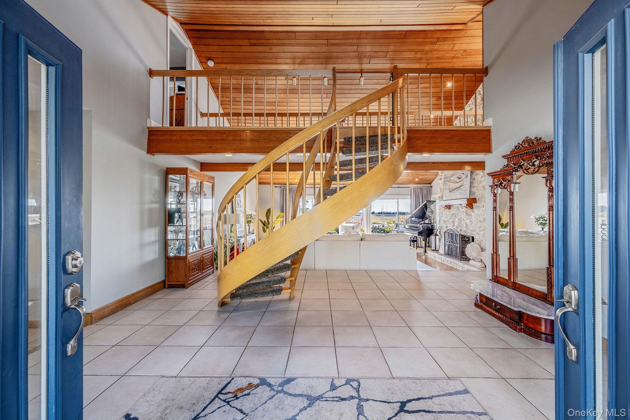 #3 photo, 175 The Helm, East Islip , NY 11730