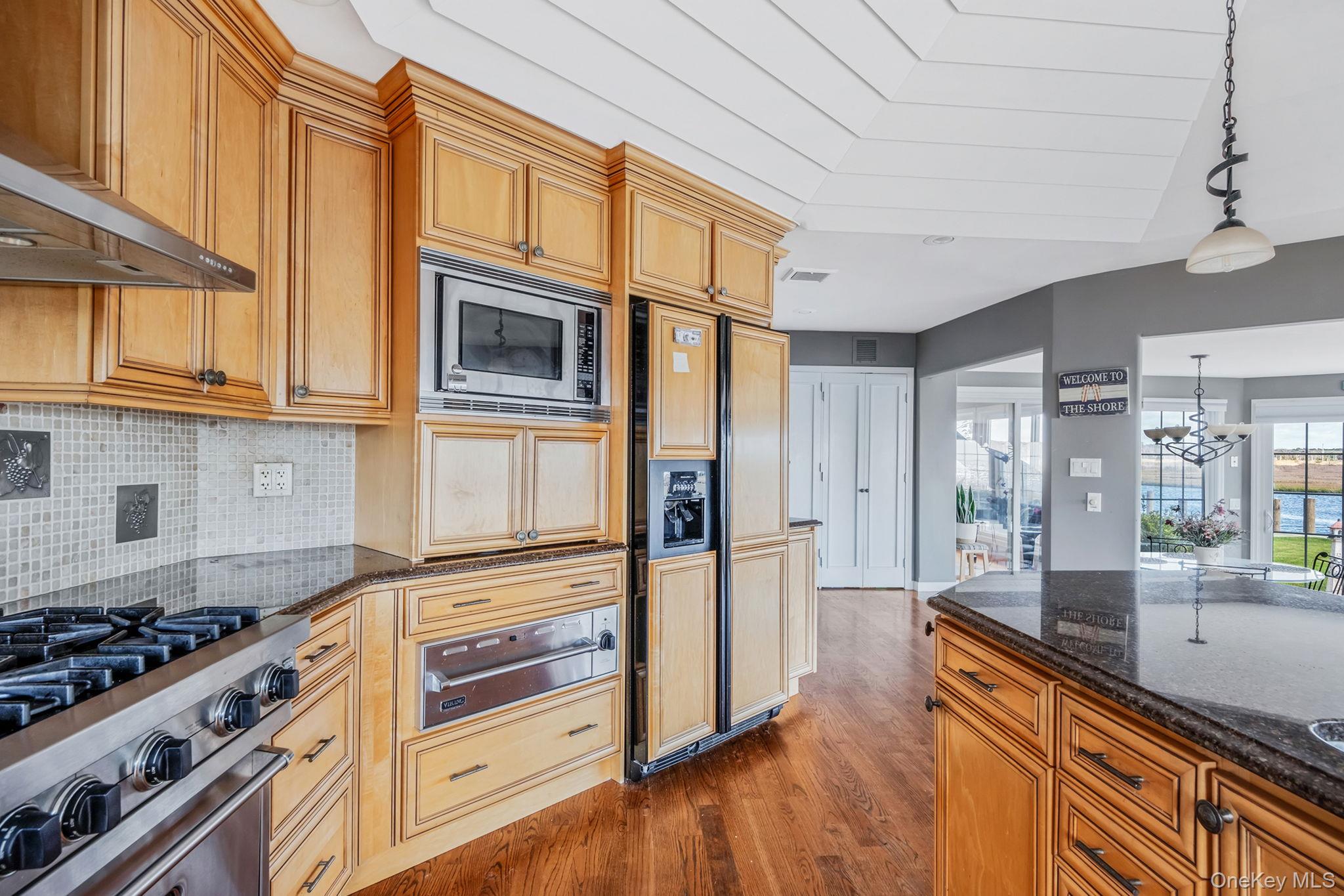 #8 photo, 175 The Helm, East Islip , NY 11730