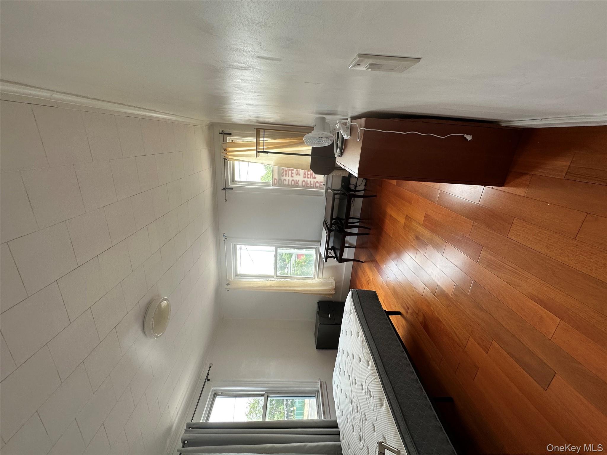 #15 photo, 77-02 164 Street, Fresh Meadows , NY 11366